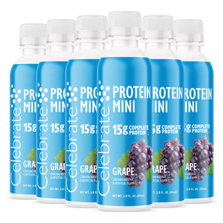 Useita Celebrate Protein Mini -pullloja Grape-makuisena valkoista taustaa vasten